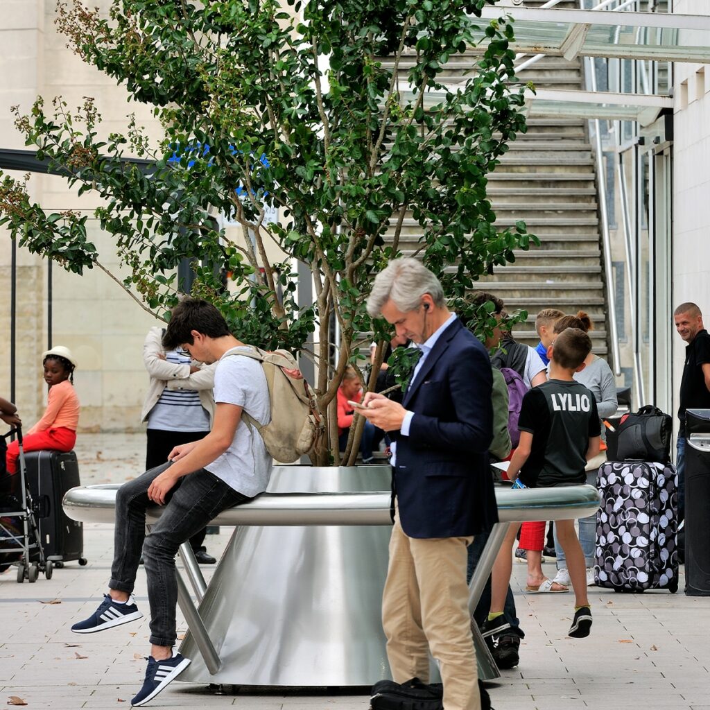 Végétalisation de la gare d'Angers : Nature en lévitation