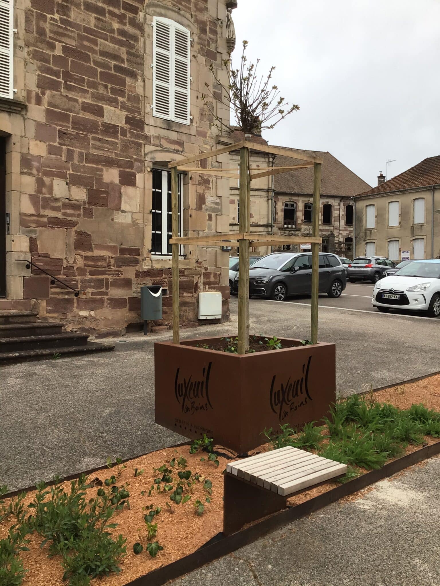 Aménagement de la place publique de la mairie de Luxeuil-Les-Bains