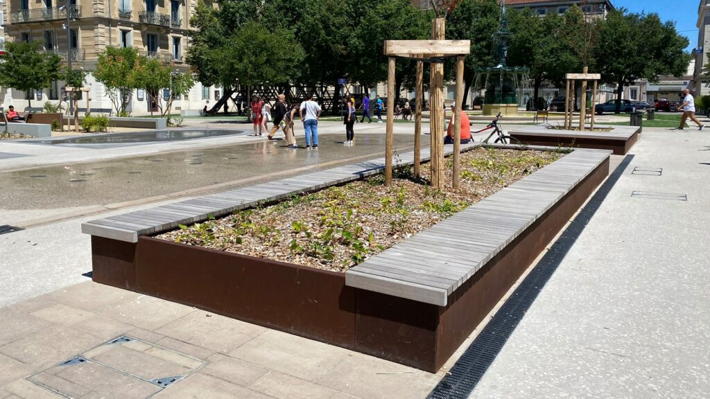 Aménager une esplanade végétalisée et ombragée sur mesure