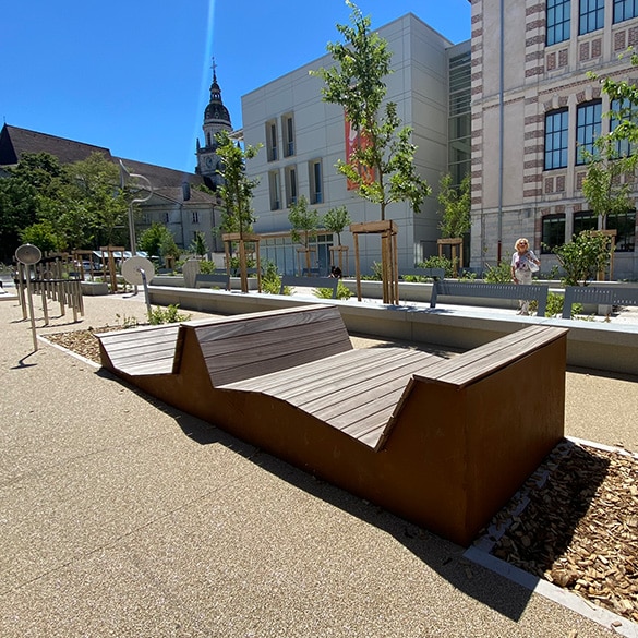 Aménager une esplanade végétalisée et ombragée sur mesure