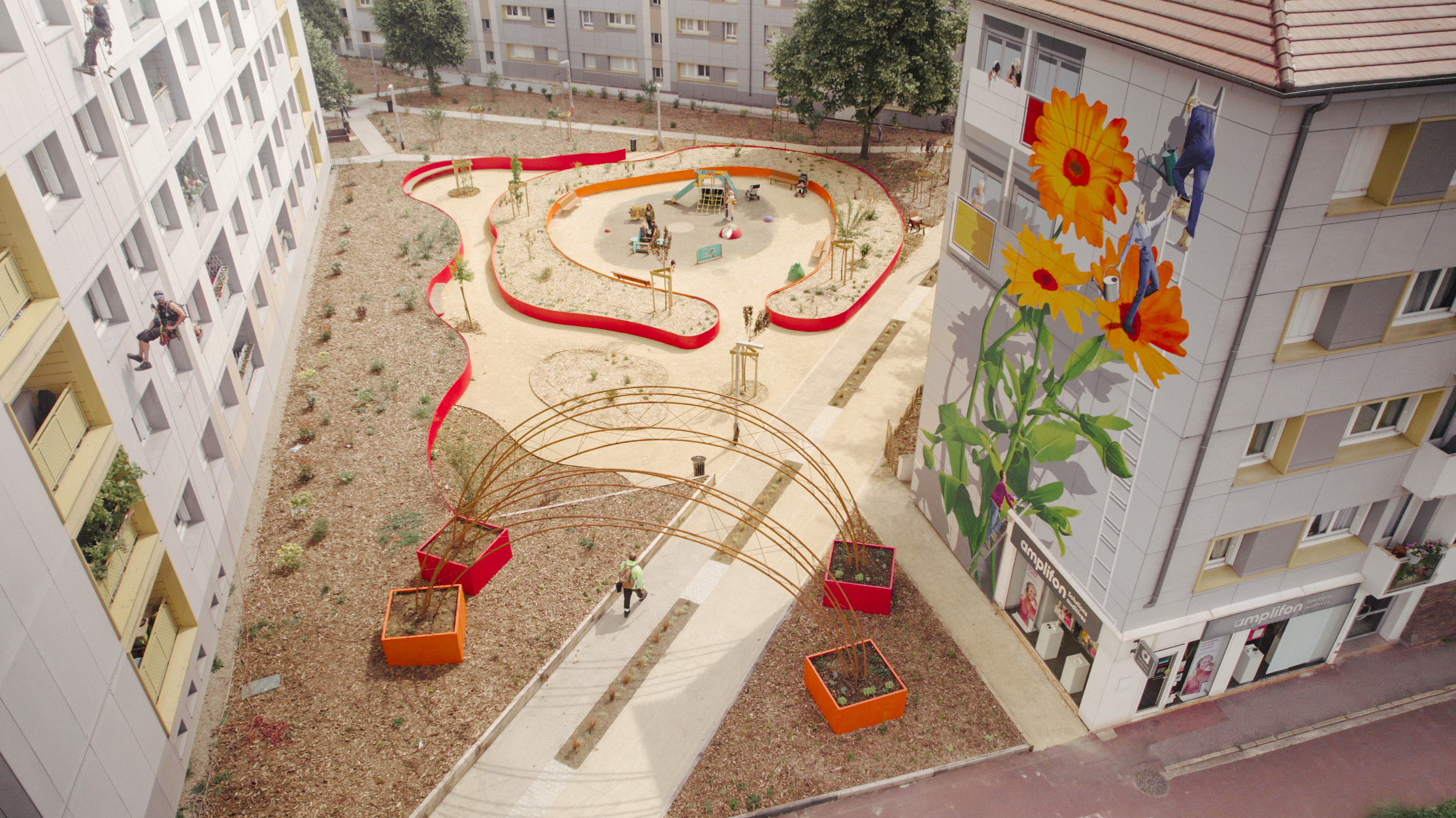 Créer un espace végétalisé et ombragé au cœur d’une résidence