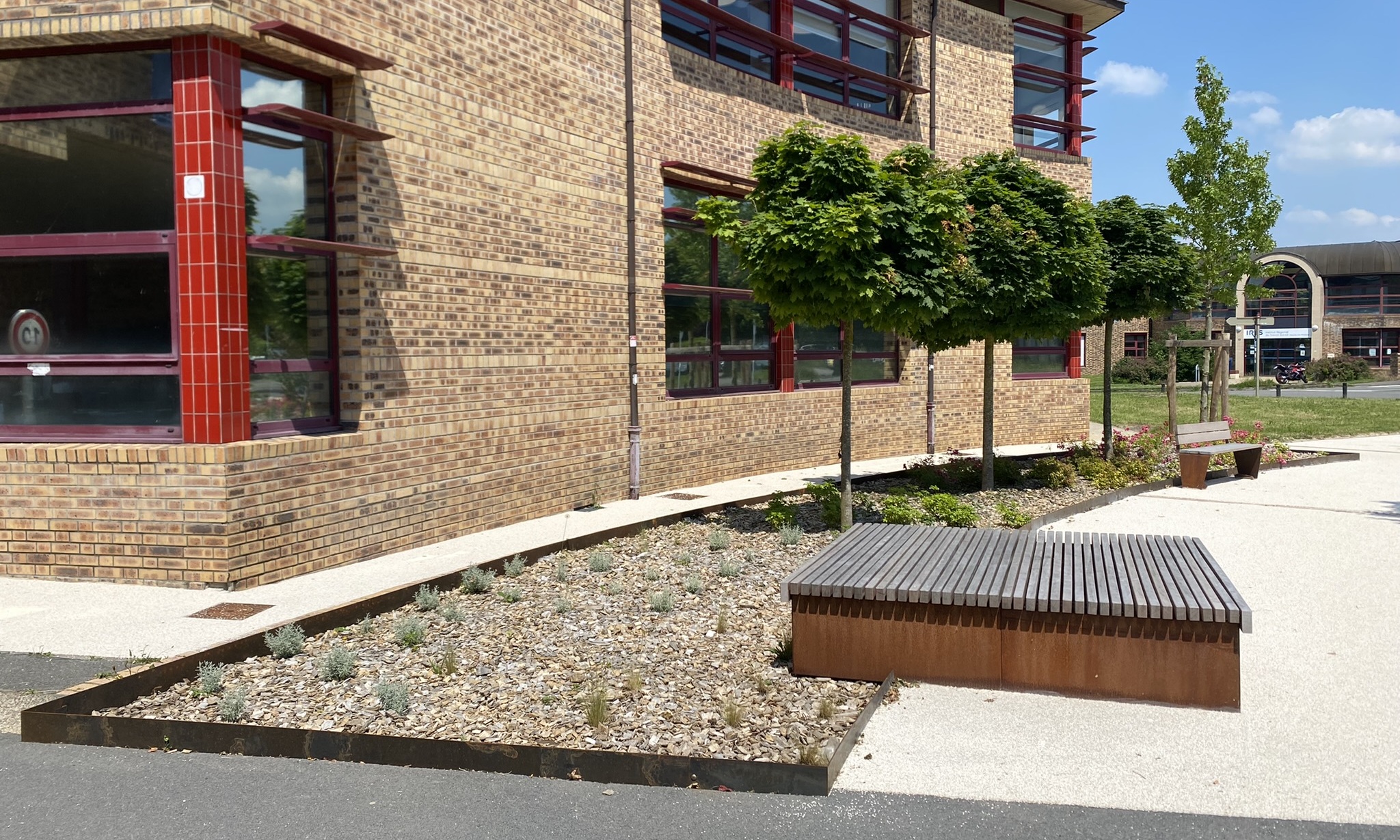 Projet Arras amenagement assises sur mesure corten sable active