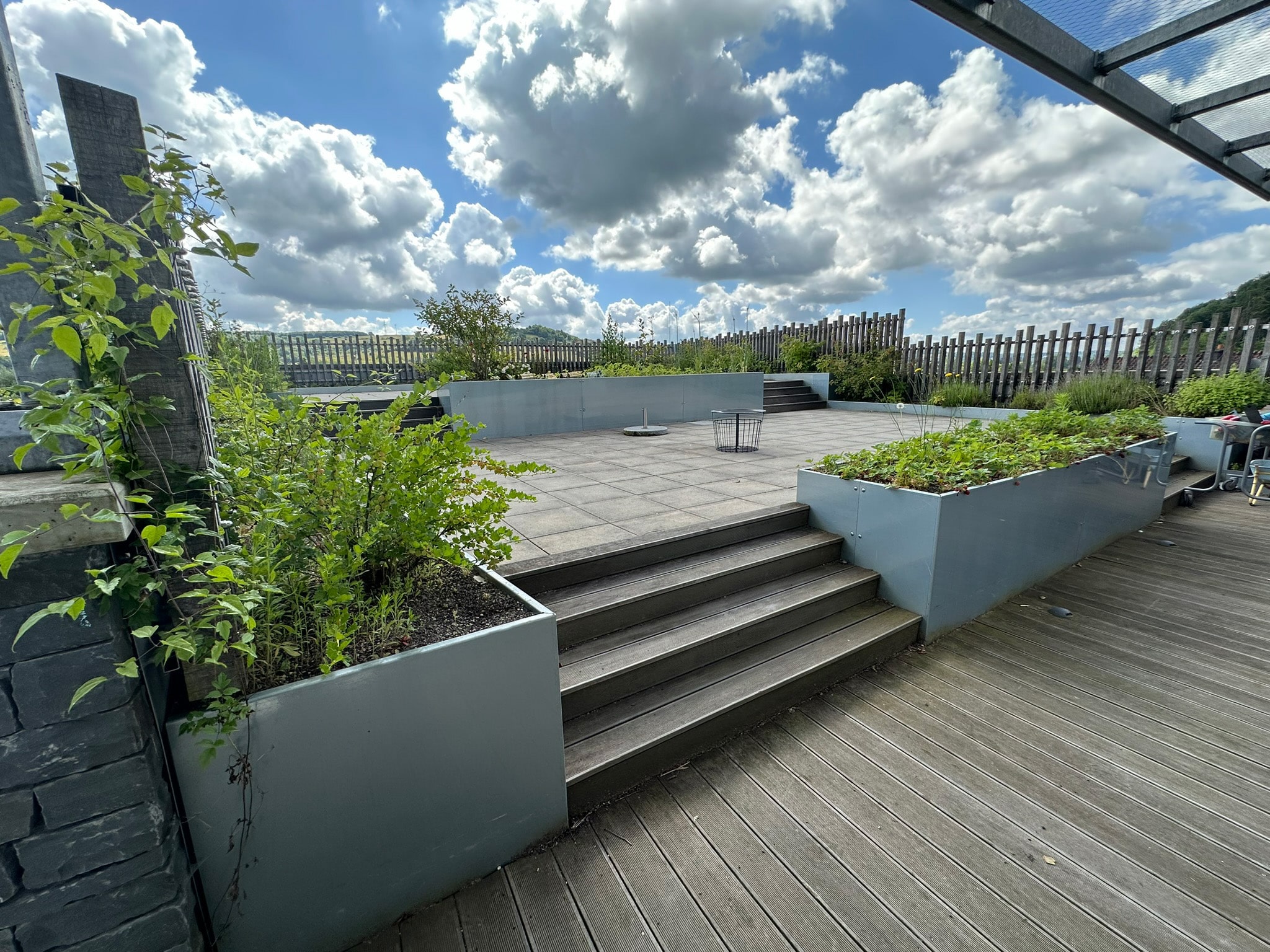 Bacs de plantation en acier galvanisé à la Maison relais Ettelbruck