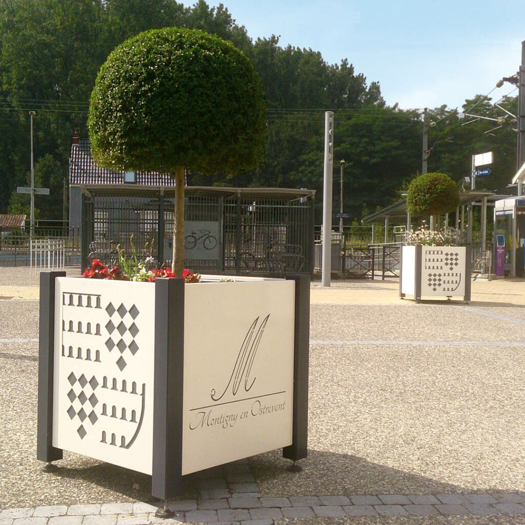 Bac d'Orangerie tôle lisse acier découpée laser - Aéris