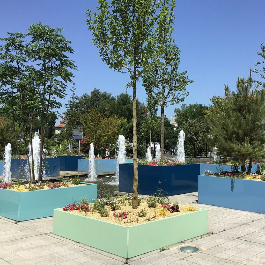 Bac avec fond panneauté carré