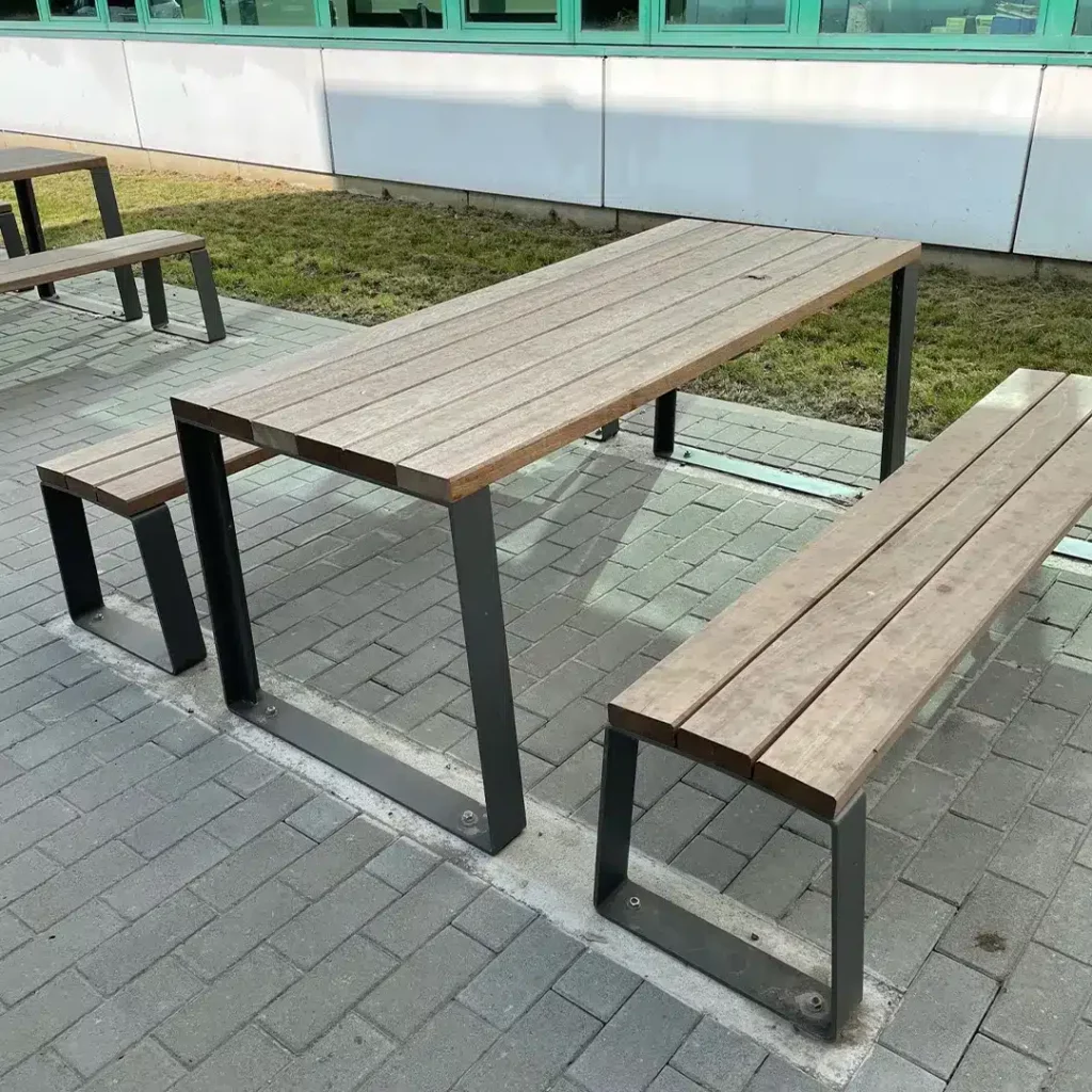 Table - SYNERGIE